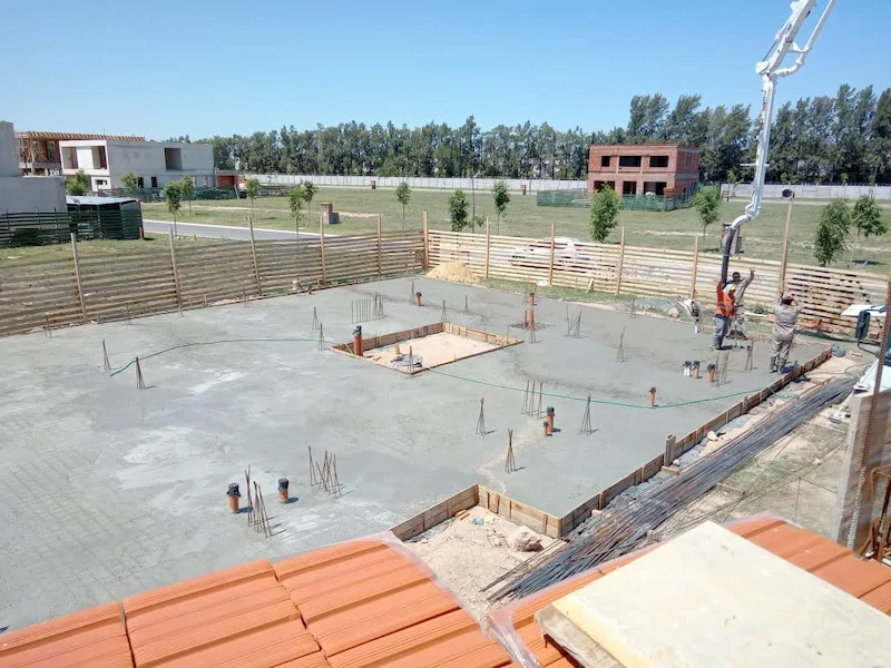 Platea de hormigón en construcción de vivienda en Tigre zona norte Buenos Aires